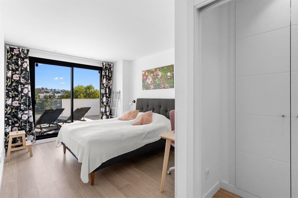 3 bedroom Apartment for sale in Mijas Costa with pool garage - € 619,000 (Ref: 9379310)