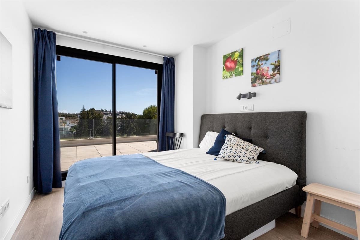 3 bedroom Apartment for sale in Mijas Costa with pool garage - € 619,000 (Ref: 9379310)