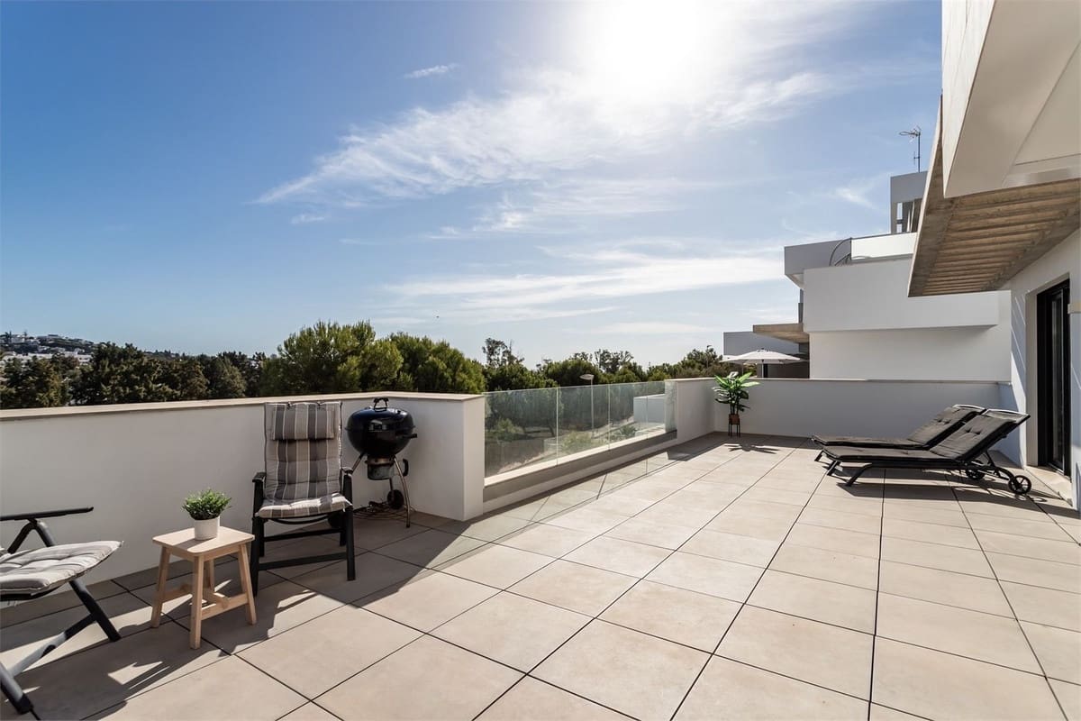 3 bedroom Apartment for sale in Mijas Costa with pool garage - € 619,000 (Ref: 9379310)