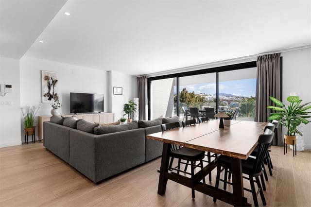 3 bedroom Apartment for sale in Mijas Costa, Mijas with pool garage - € 619,000 (Ref: 9379310)