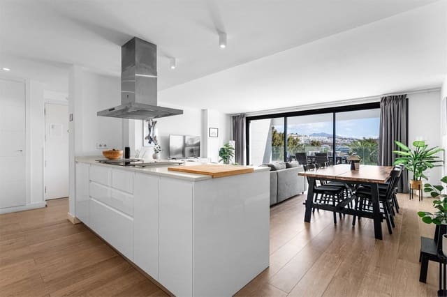 3 bedroom Apartment for sale in Mijas Costa, Mijas with pool garage - € 619,000 (Ref: 9379310)