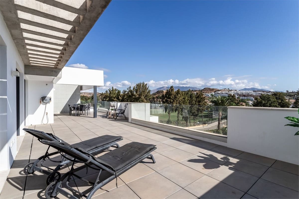 3 bedroom Apartment for sale in Mijas Costa with pool garage - € 619,000 (Ref: 9379310)