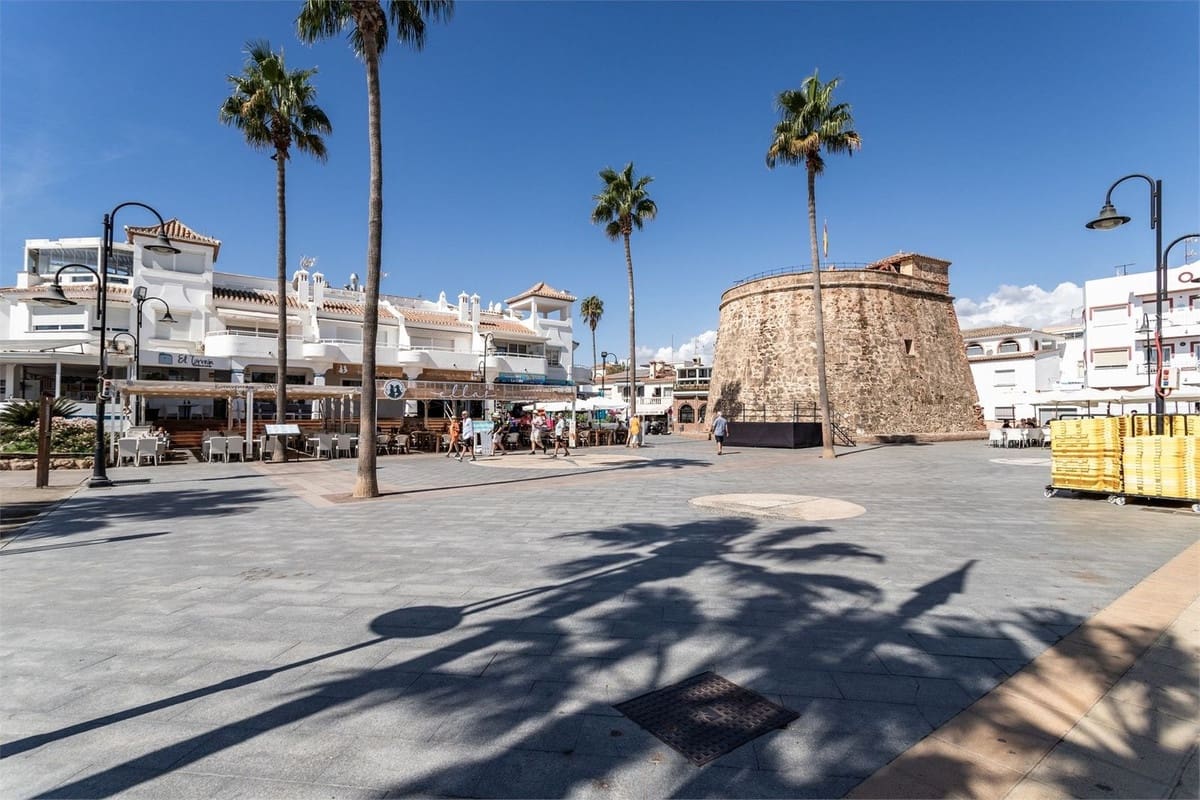 3 bedroom Apartment for sale in Mijas Costa with pool garage - € 619,000 (Ref: 9379310)