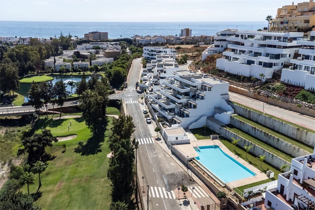 3 bedroom Apartment for sale in Mijas Costa with pool garage - € 619,000 (Ref: 9379310)