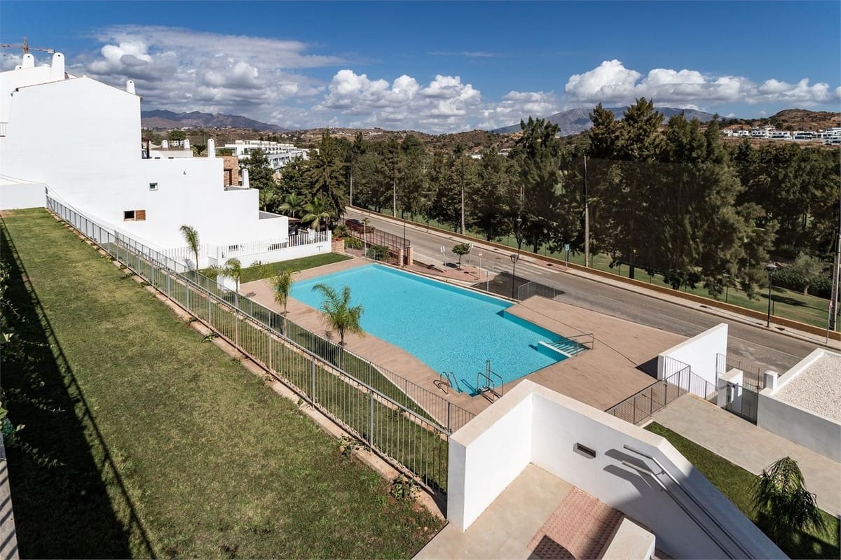 3 bedroom Apartment for sale in Mijas Costa with pool garage - € 619,000 (Ref: 9379310)
