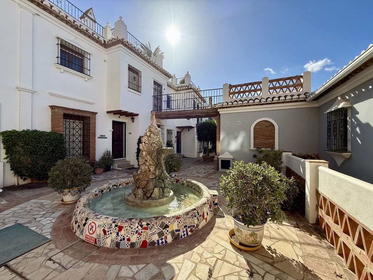2 soverom Hus til salgs i Mijas Golf med svømmebasseng garasje - € 415 000 (Ref: 9379317)