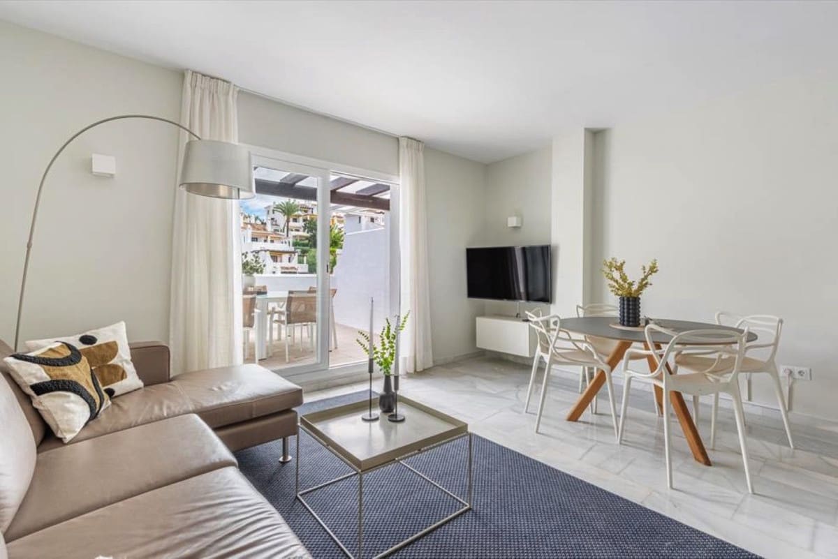 2 sypialnia Penthouse na sprzedaż w Nueva Andalucia z basenem garażem - 615 000 € (Ref: 9380051)