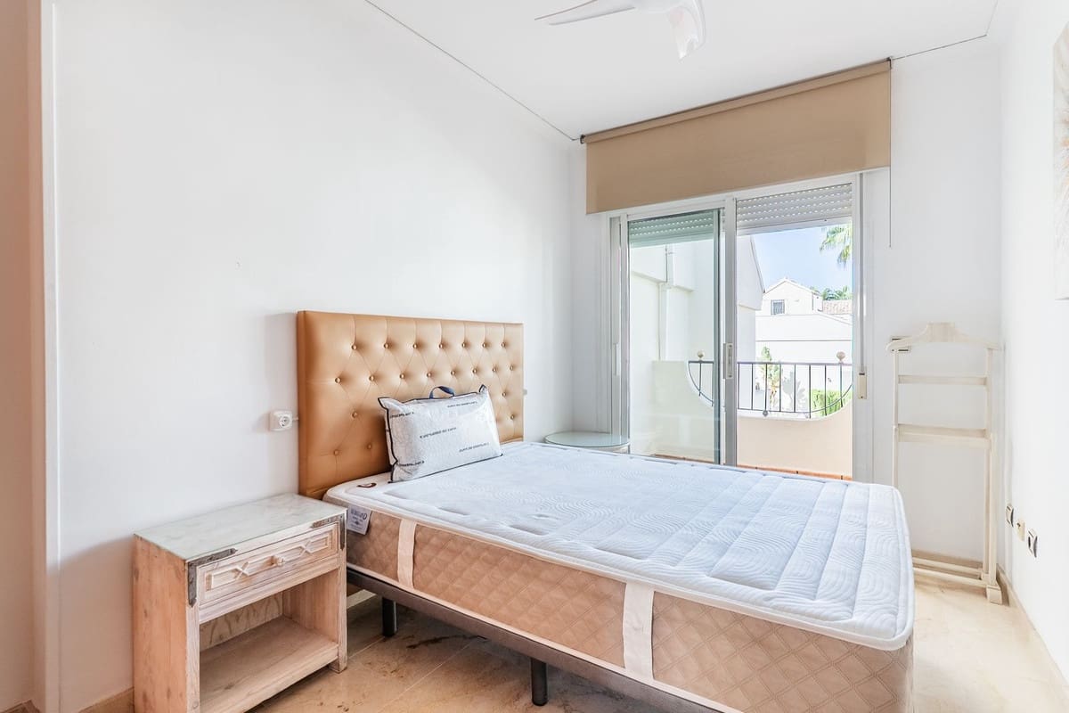 3 quarto Casa em Banda para venda em El Rosario com piscina garagem - 850 000 € (Ref: 9380052)