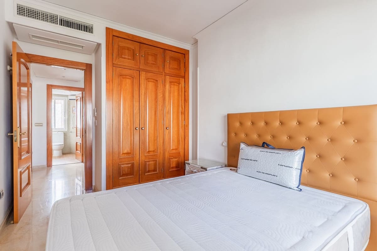 3 quarto Casa em Banda para venda em El Rosario com piscina garagem - 850 000 € (Ref: 9380052)