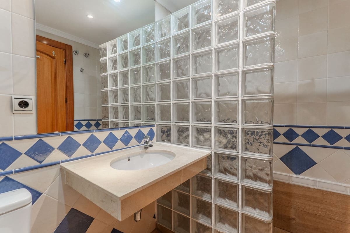 3 quarto Casa em Banda para venda em El Rosario com piscina garagem - 850 000 € (Ref: 9380052)