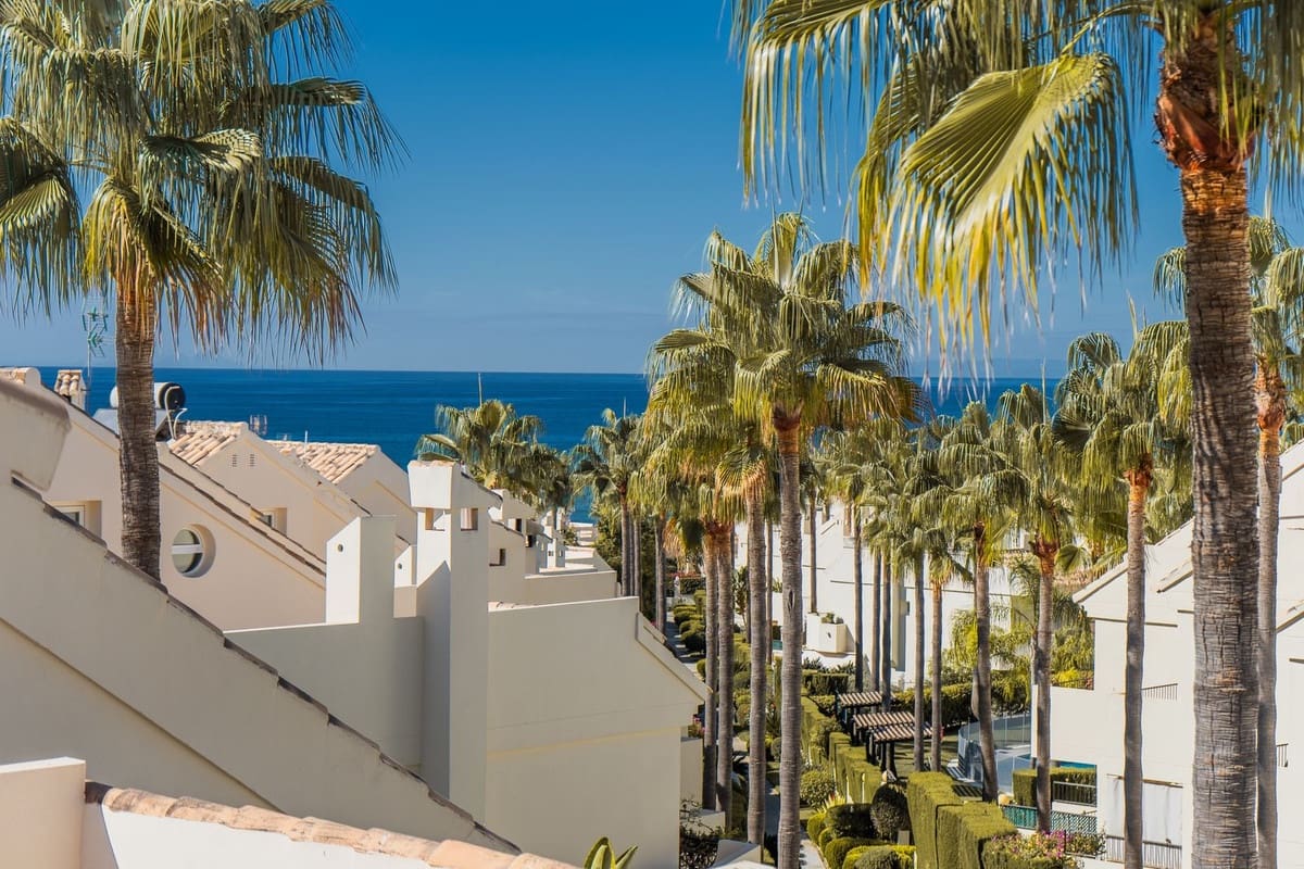 3 quarto Casa em Banda para venda em El Rosario com piscina garagem - 850 000 € (Ref: 9380052)