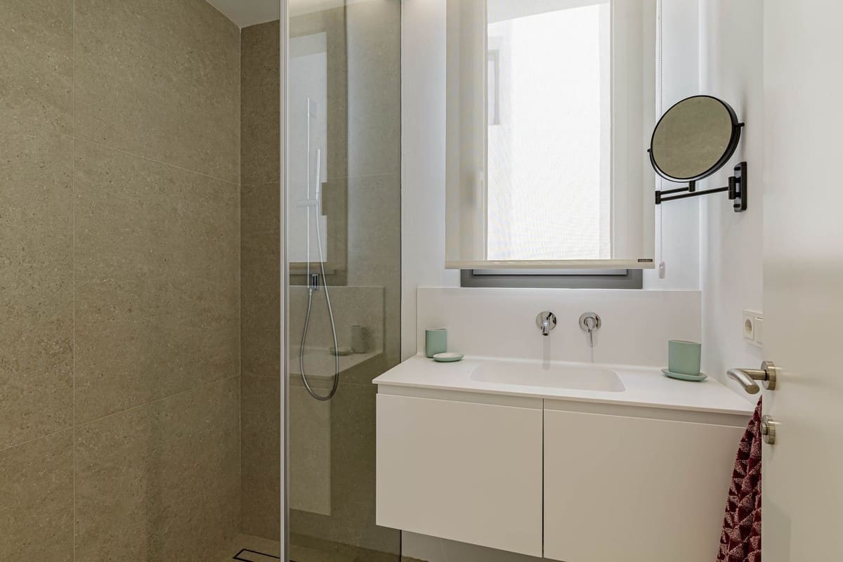 2 sypialnia Apartament na sprzedaż w Benahavis z basenem garażem - 750 000 € (Ref: 9387056)