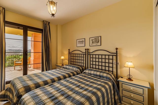 3 slaapkamer Appartement te koop in Los Arqueros - Puerto del Almendro, Benahavís met zwembad garage - € 475.000 (Ref: 9387058)