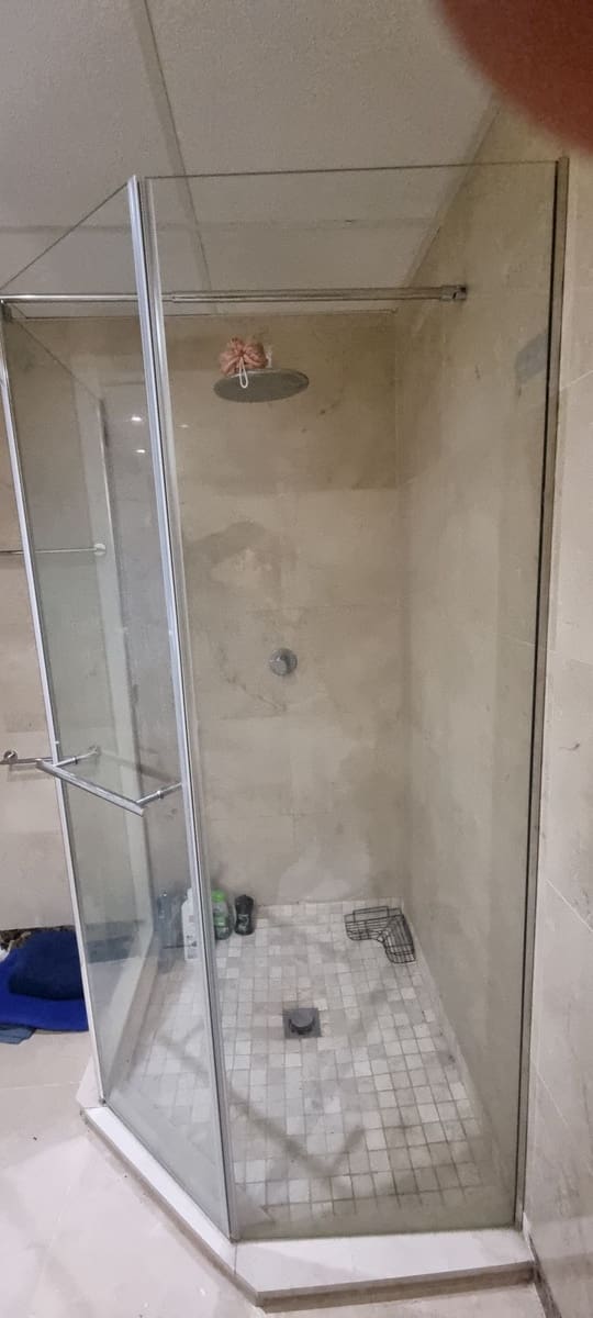 3 makuuhuone Huoneisto myytävänä paikassa La Duquesa / Puerto de la Duquesa mukana uima-altaan 
autotalli - 295 000 € (Ref: 9387062)