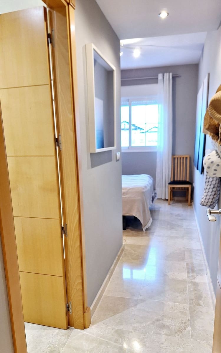 2 soverom Penthouse til salgs i La Duquesa / Puerto de la Duquesa med svømmebasseng garasje - € 295 000 (Ref: 9387063)