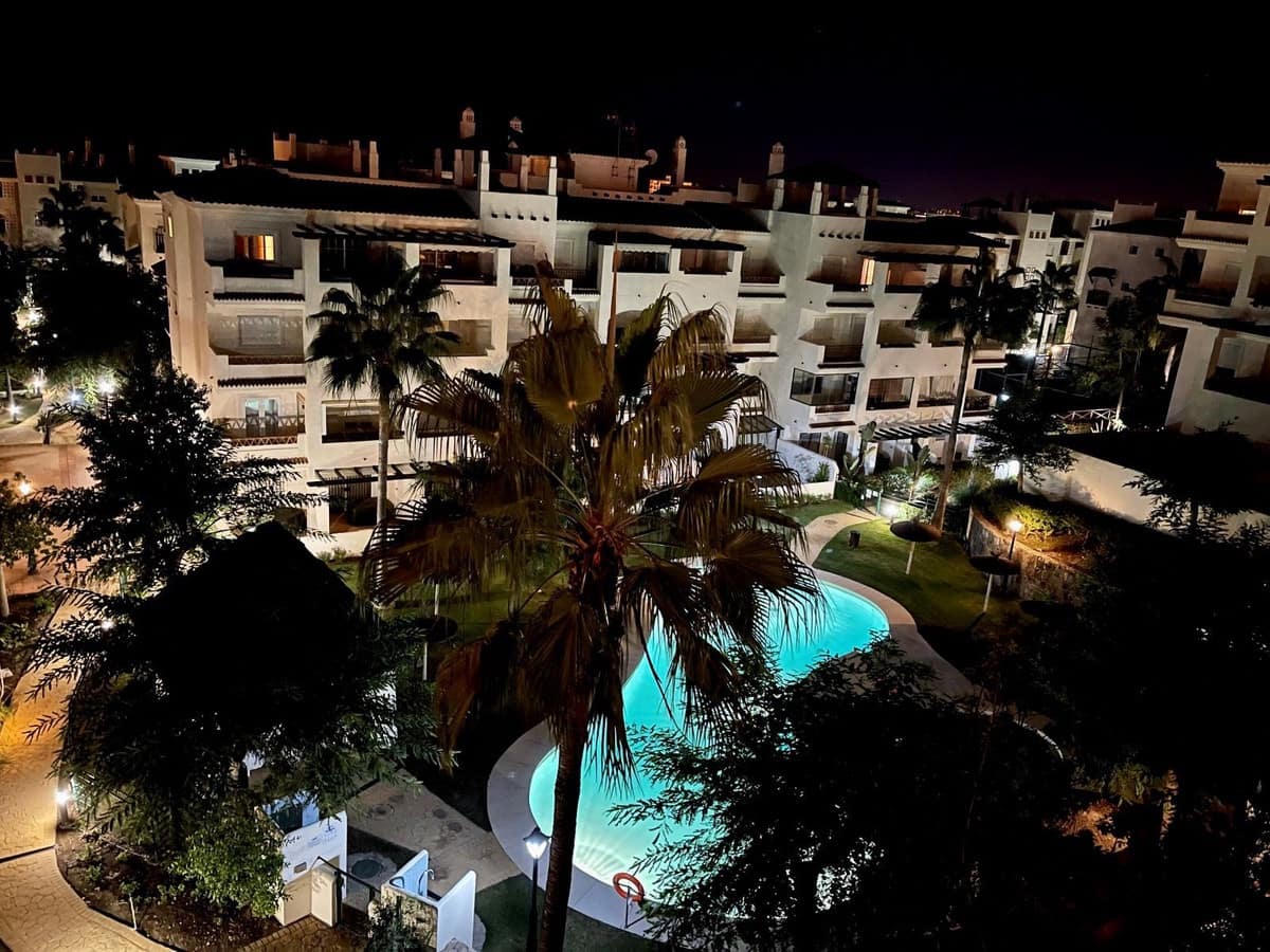 2 soverom Penthouse til salgs i La Duquesa / Puerto de la Duquesa med svømmebasseng garasje - € 295 000 (Ref: 9387063)