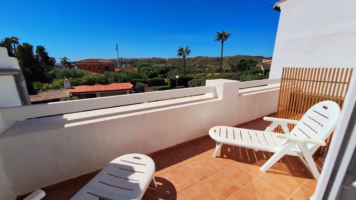 3 bedroom Townhouse for sale in La Duquesa / Puerto de la Duquesa with garage - € 440,000 (Ref: 9387067)