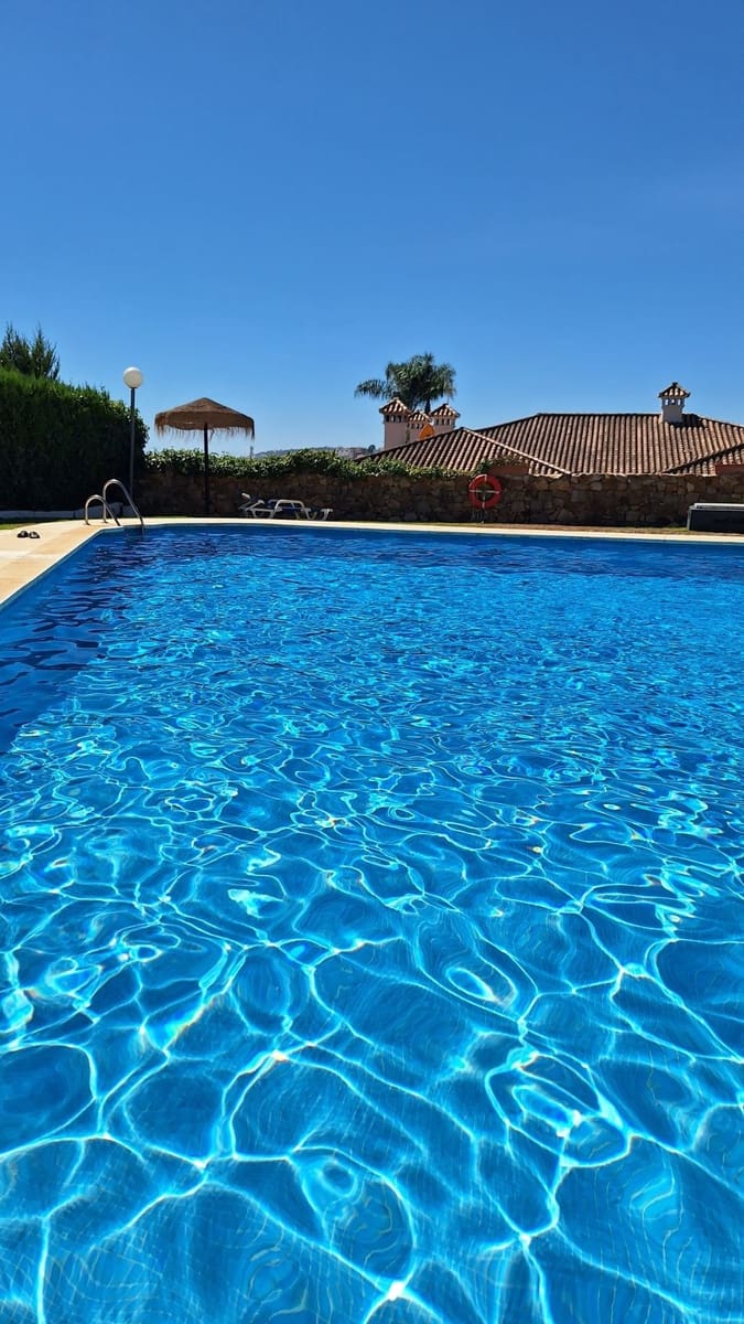 3 bedroom Townhouse for sale in La Duquesa / Puerto de la Duquesa with garage - € 440,000 (Ref: 9387067)