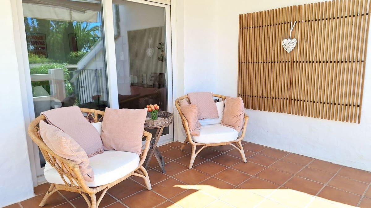 3 bedroom Townhouse for sale in La Duquesa / Puerto de la Duquesa with garage - € 440,000 (Ref: 9387067)