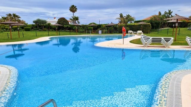 2 soverom Leilighet til salgs i La Duquesa / Puerto de la Duquesa, Manilva med svømmebasseng garasje - € 484 000 (Ref: 9387068)