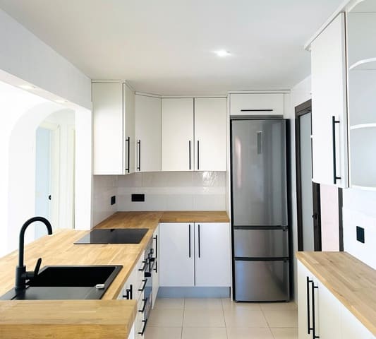 3 bedroom Penthouse for sale in La Duquesa / Puerto de la Duquesa, Manilva with pool garage - € 550,000 (Ref: 9387069)