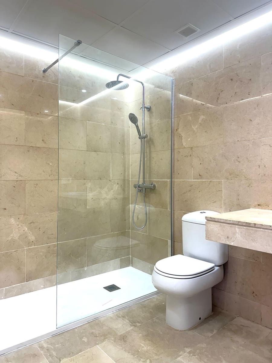 3 bedroom Penthouse for sale in La Duquesa / Puerto de la Duquesa with pool garage - € 550,000 (Ref: 9387069)