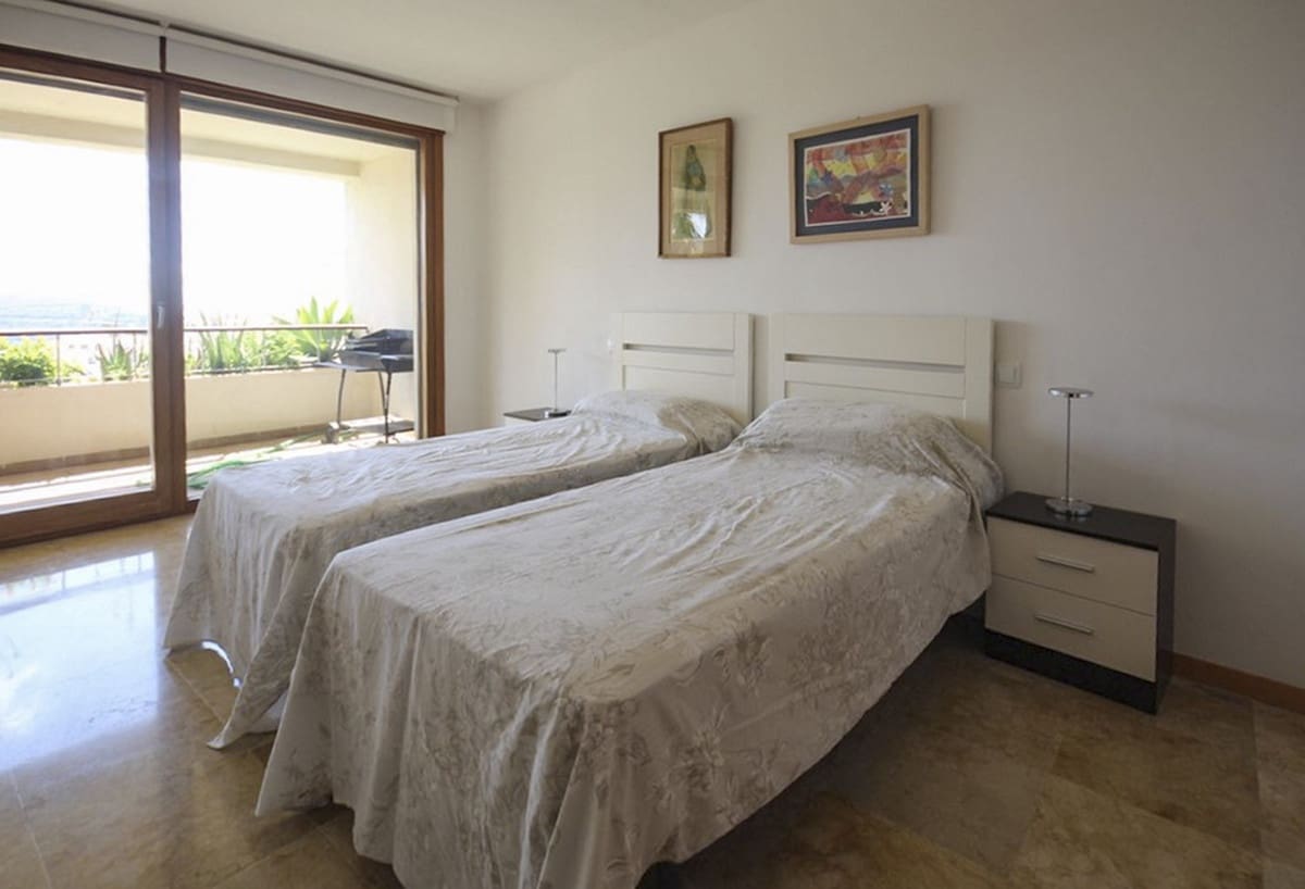 3 bedroom Apartment for sale in Marbella with garage - € 455,000 (Ref: 9393406)