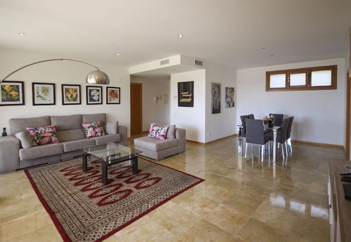 3 bedroom Apartment for sale in Marbella with garage - € 455,000 (Ref: 9393406)
