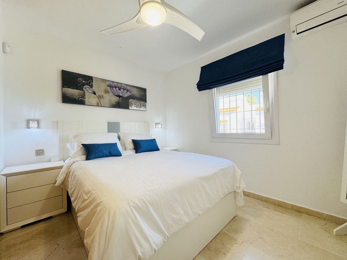 3 makuuhuone Huoneisto myytävänä paikassa Bahia de Casares mukana uima-altaan 
autotalli - 450 000 € (Ref: 9393409)