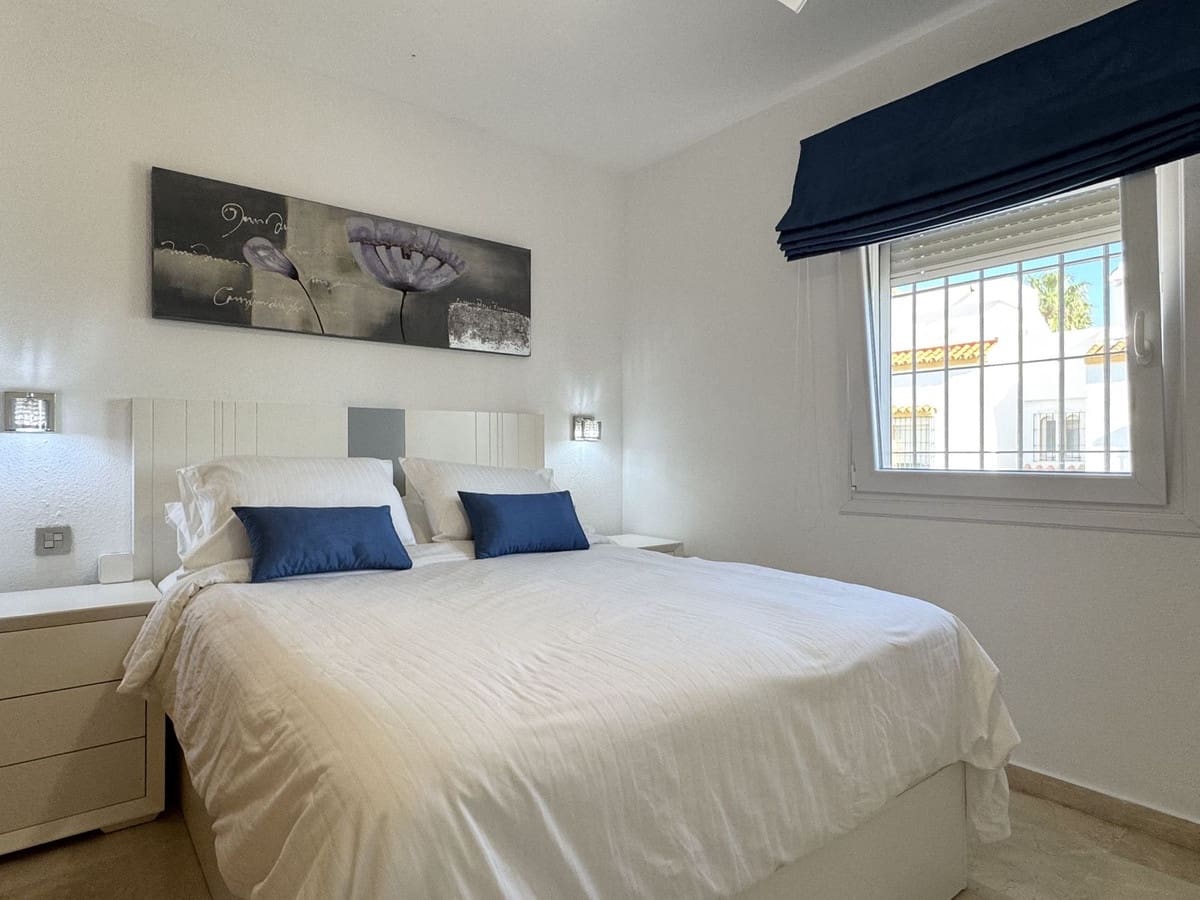 3 makuuhuone Huoneisto myytävänä paikassa Bahia de Casares mukana uima-altaan 
autotalli - 450 000 € (Ref: 9393409)