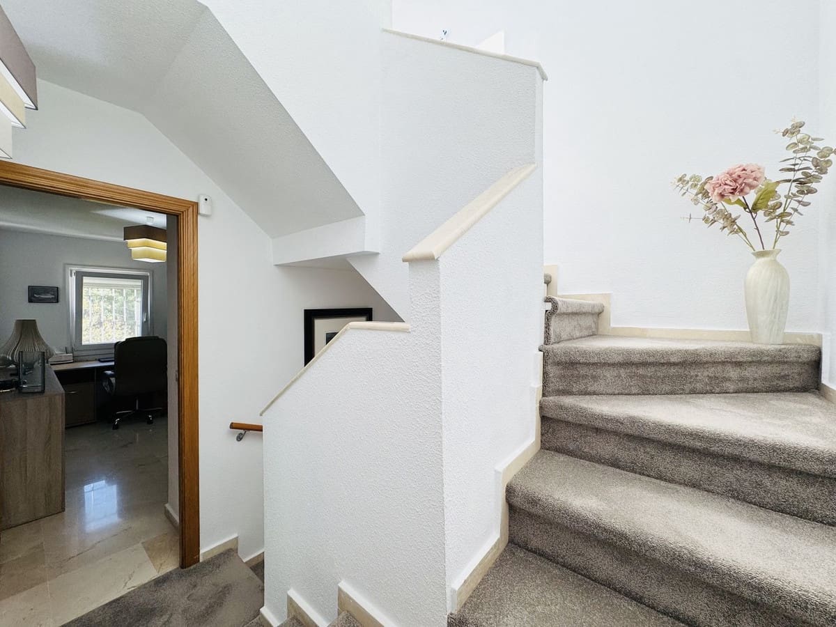 3 makuuhuone Huoneisto myytävänä paikassa Bahia de Casares mukana uima-altaan 
autotalli - 450 000 € (Ref: 9393409)