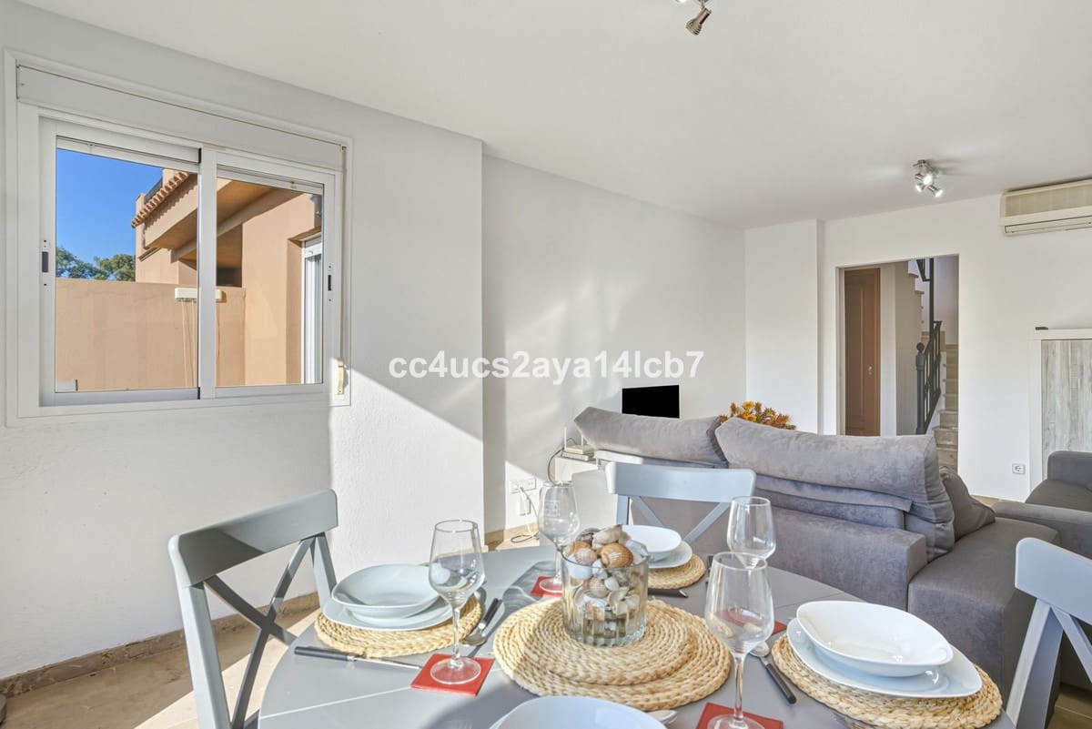 3 bedroom Penthouse for sale in Casares with pool garage - € 299,000 (Ref: 9393411)