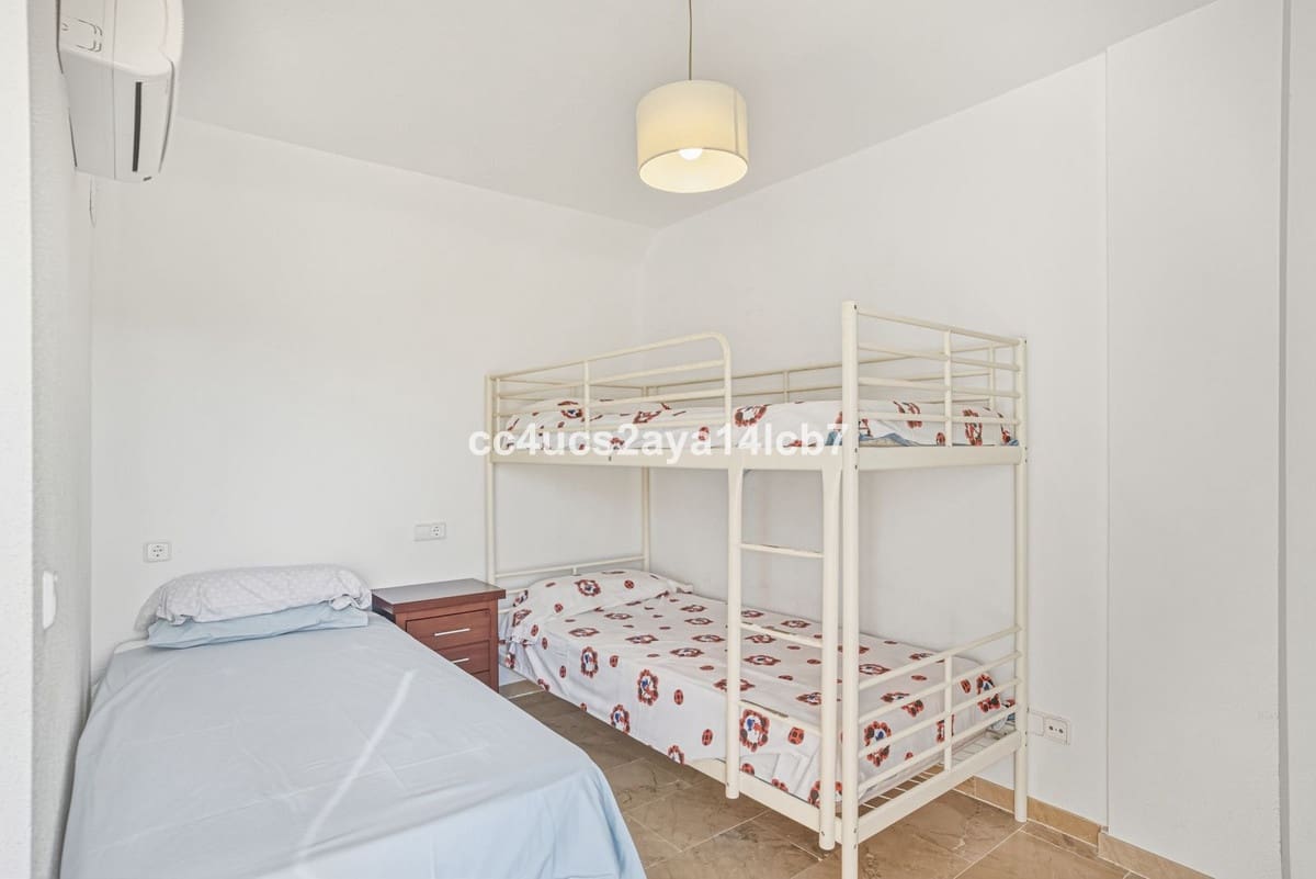 3 bedroom Penthouse for sale in Casares with pool garage - € 299,000 (Ref: 9393411)