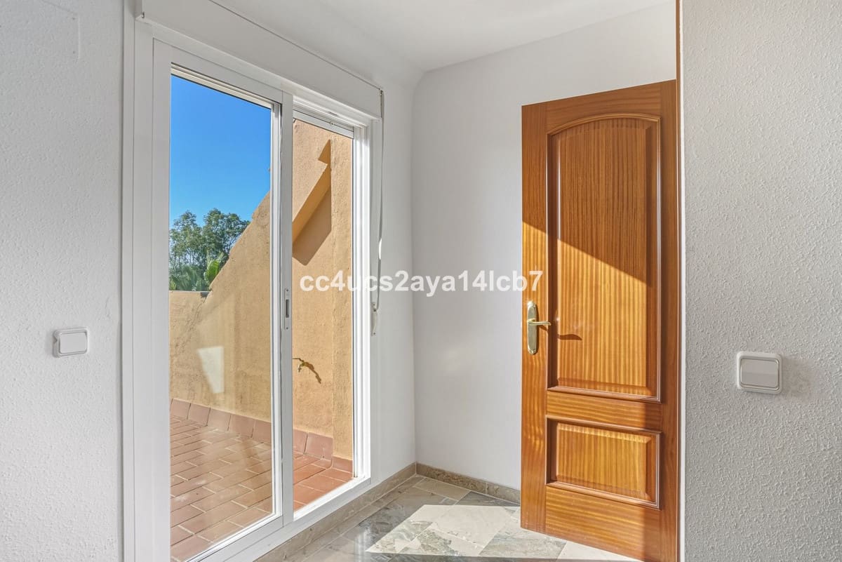 3 bedroom Penthouse for sale in Casares with pool garage - € 299,000 (Ref: 9393411)