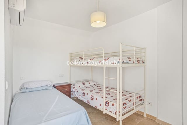 3 bedroom Penthouse for sale in Casares with pool garage - € 299,000 (Ref: 9393411)