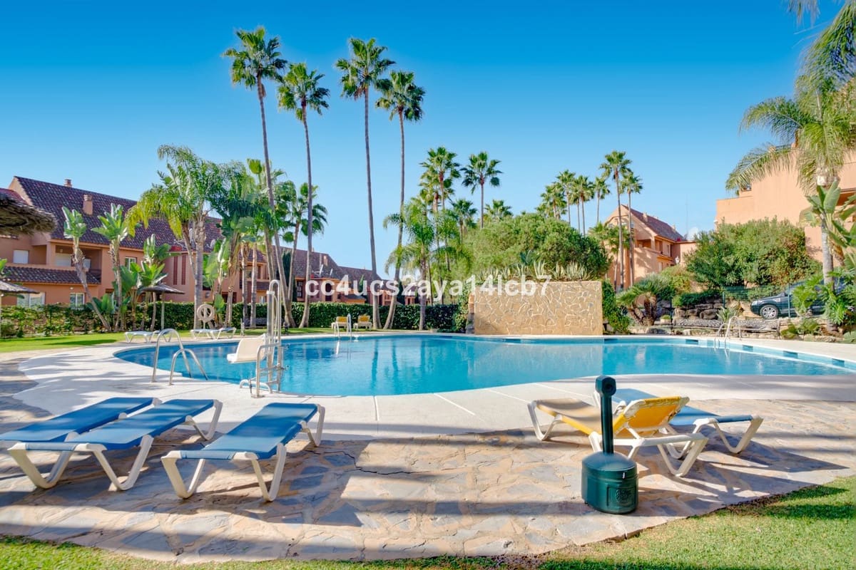 3 bedroom Penthouse for sale in Casares with pool garage - € 299,000 (Ref: 9393411)