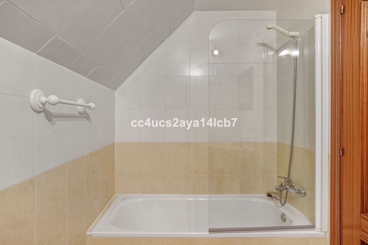 3 bedroom Penthouse for sale in Casares with pool garage - € 299,000 (Ref: 9393411)