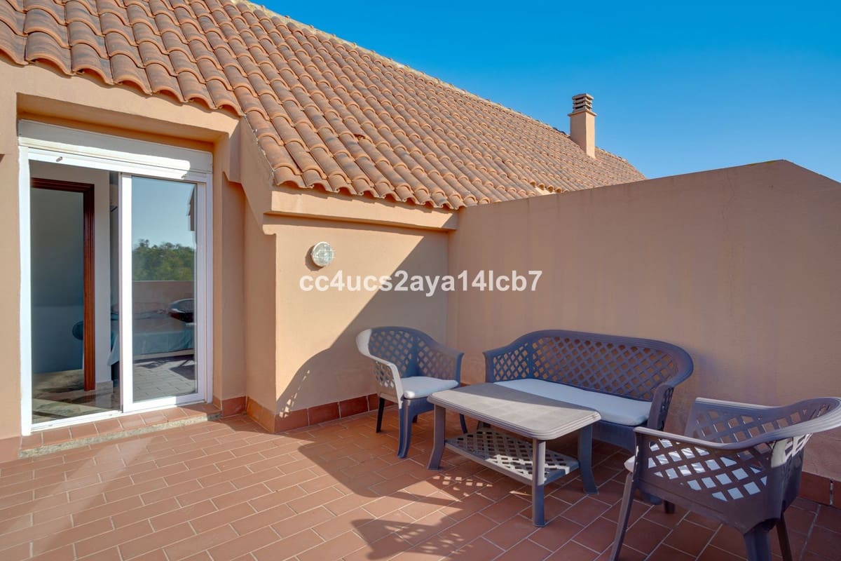 3 bedroom Penthouse for sale in Casares with pool garage - € 299,000 (Ref: 9393411)