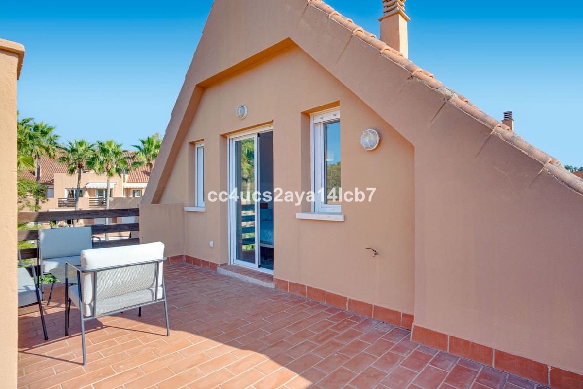 3 bedroom Penthouse for sale in Casares with pool garage - € 299,000 (Ref: 9393411)