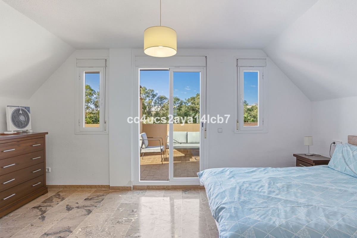 3 bedroom Penthouse for sale in Casares with pool garage - € 299,000 (Ref: 9393411)