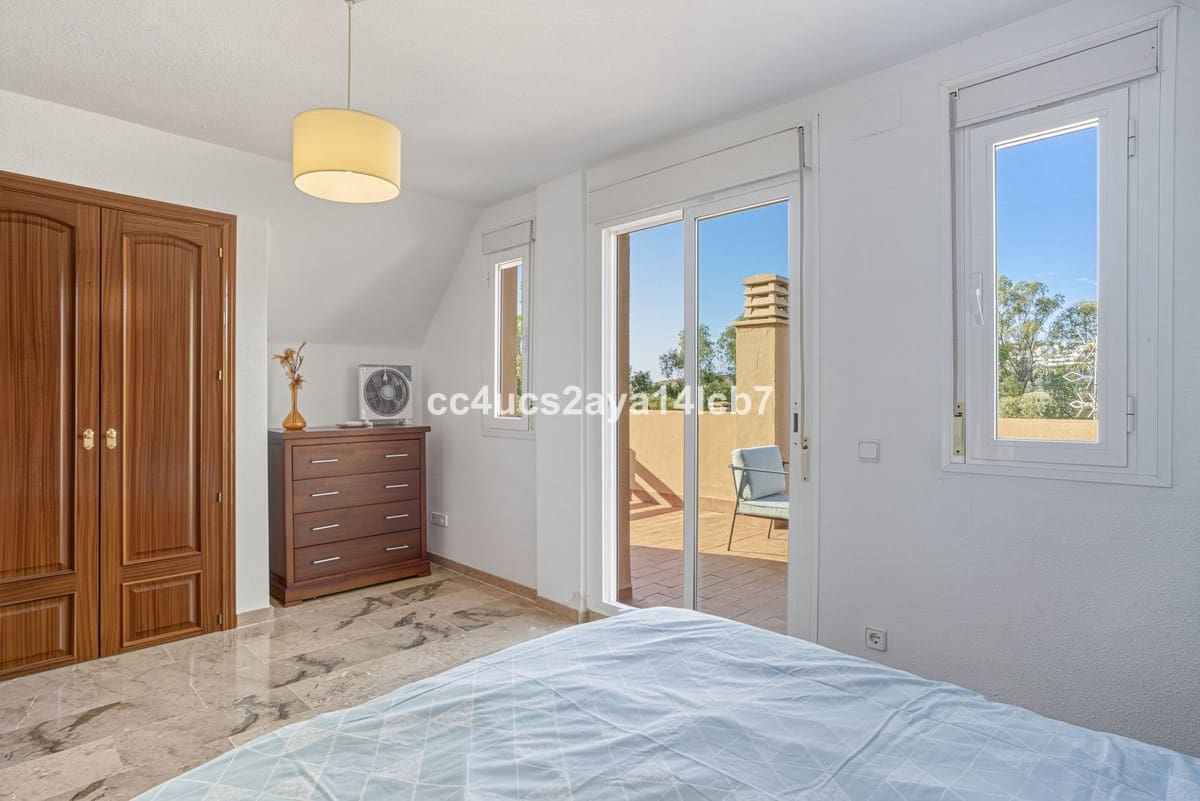 3 bedroom Penthouse for sale in Casares with pool garage - € 299,000 (Ref: 9393411)