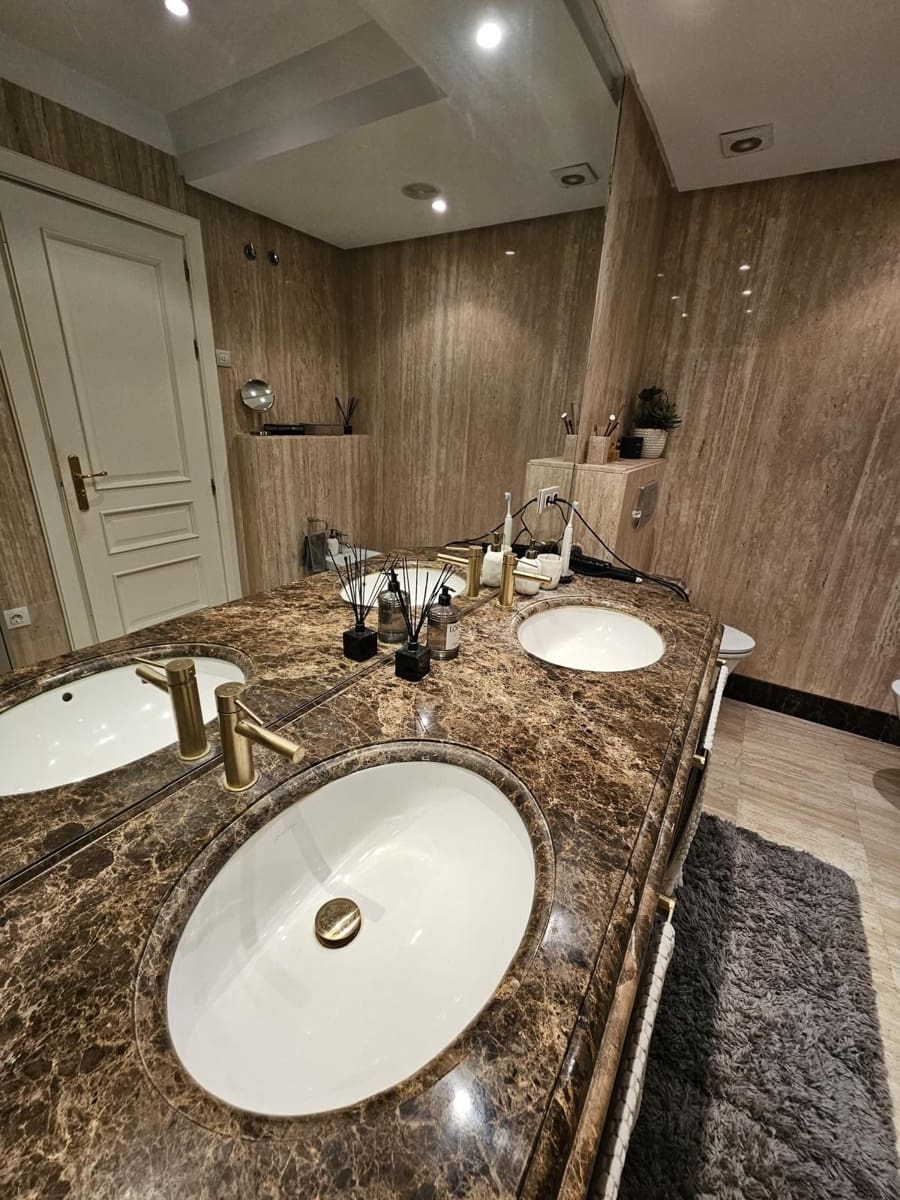 3 bedroom Apartment for sale in Estepona with pool garage - € 1,200,000 (Ref: 9396037)