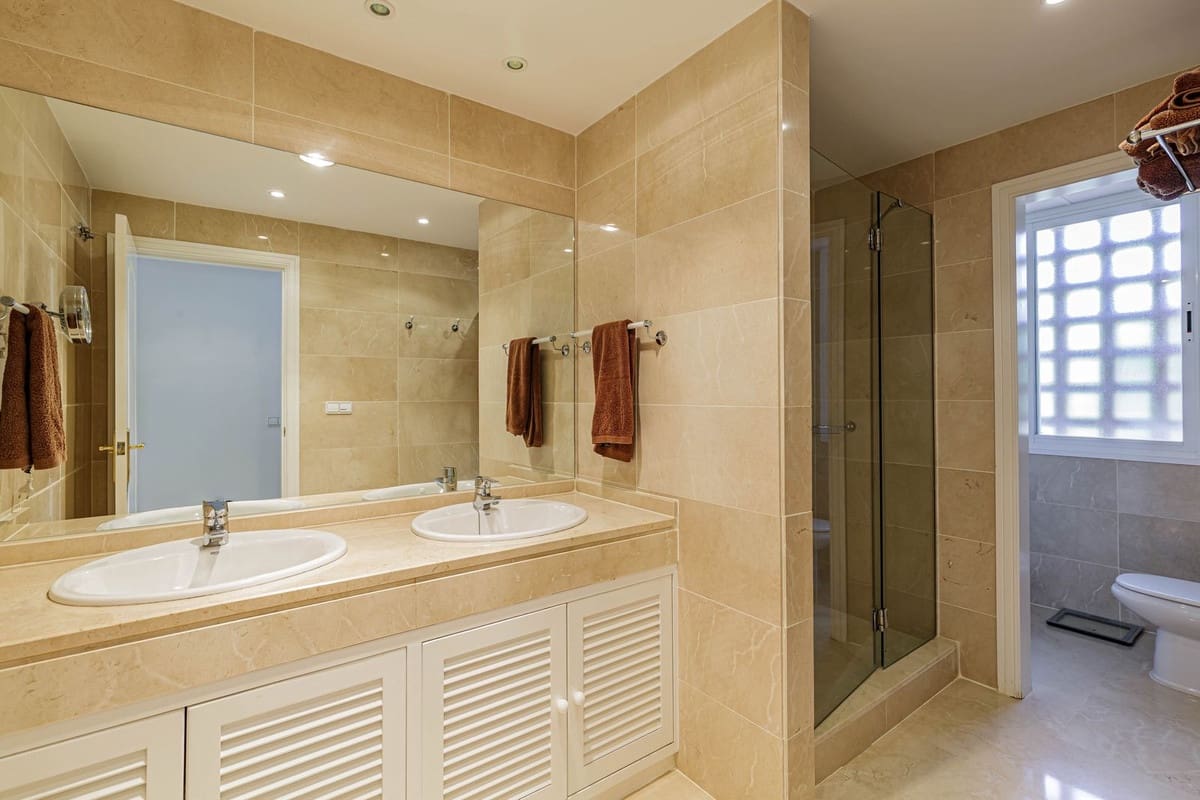 3 slaapkamer Penthouse te koop in Benahavis met zwembad garage - € 995.000 (Ref: 9396116)