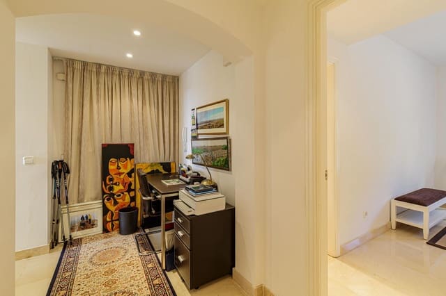 3 soverom Penthouse til salgs i Los Arqueros - Puerto del Almendro, Benahavís med svømmebasseng garasje - € 995 000 (Ref: 9396116)