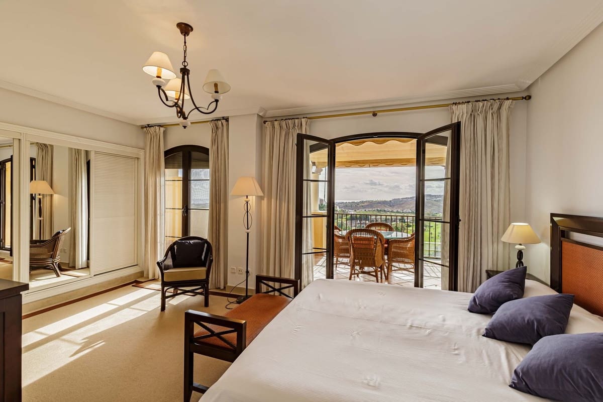 3 slaapkamer Penthouse te koop in Benahavis met zwembad garage - € 995.000 (Ref: 9396116)