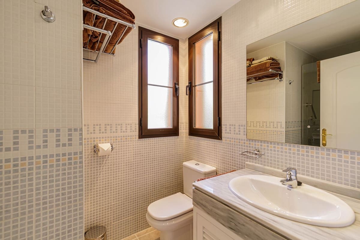 3 slaapkamer Penthouse te koop in Benahavis met zwembad garage - € 995.000 (Ref: 9396116)