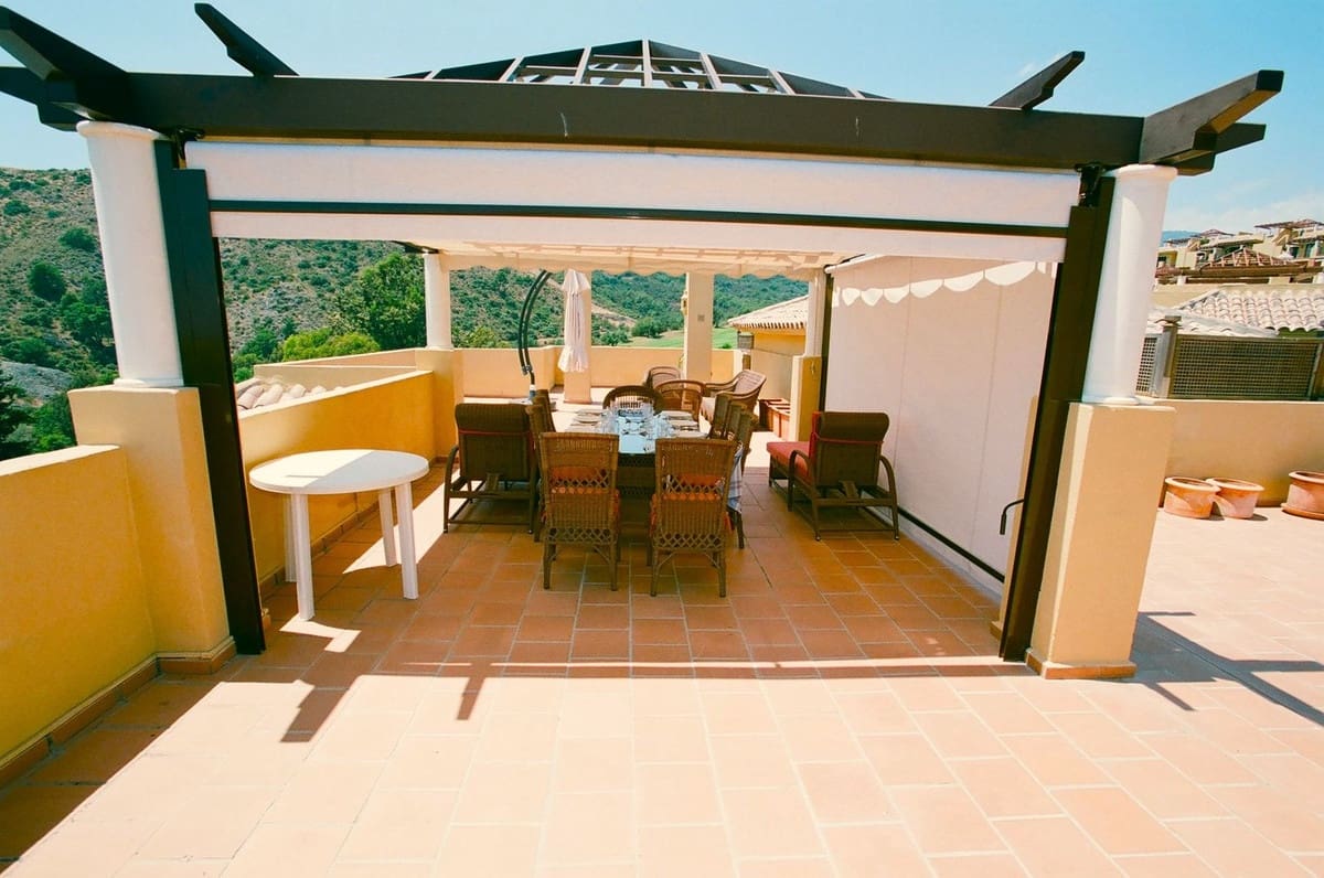 3 slaapkamer Penthouse te koop in Benahavis met zwembad garage - € 995.000 (Ref: 9396116)