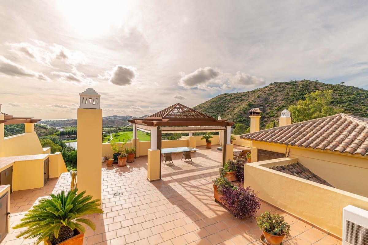 3 slaapkamer Penthouse te koop in Benahavis met zwembad garage - € 995.000 (Ref: 9396116)