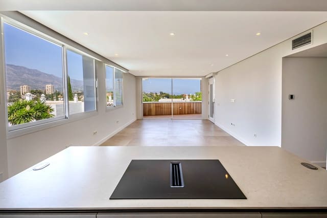 2 bedroom Apartment for sale in Nueva Andalucia, Marbella with pool garage - € 690,000 (Ref: 9396166)