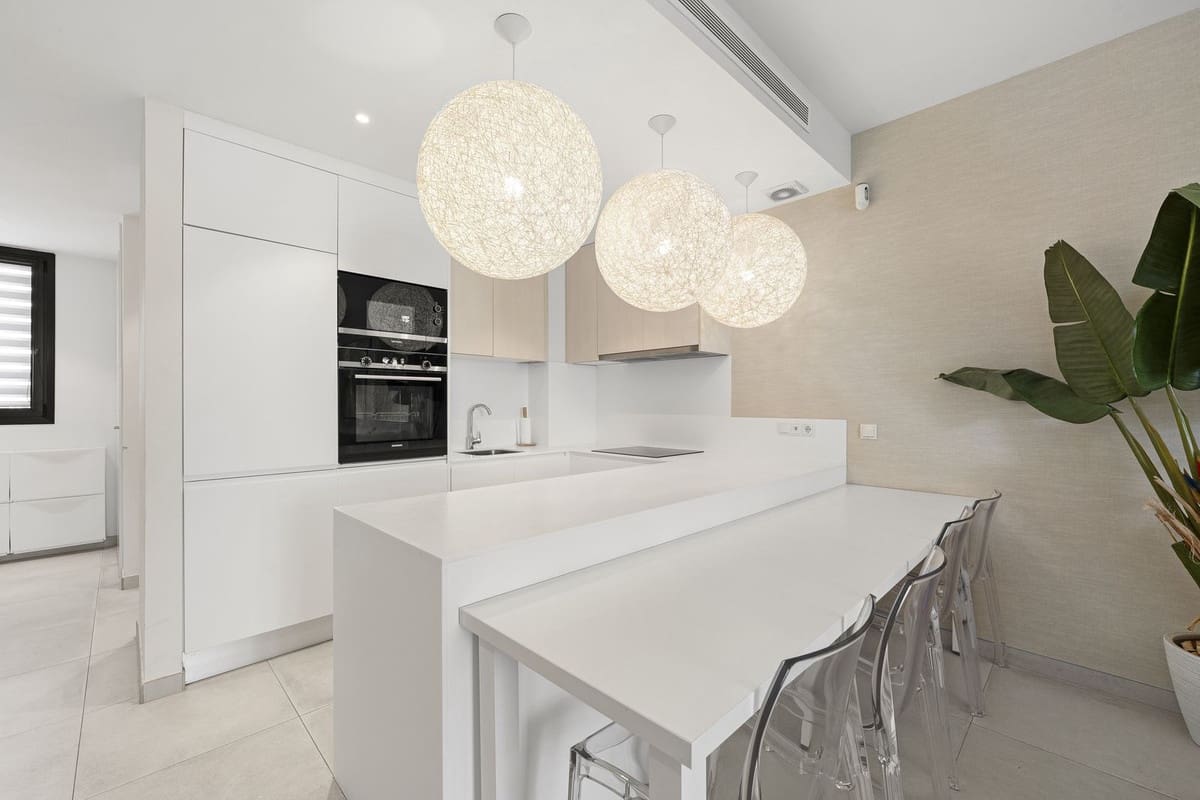 2 soveværelse Lejlighed til salg i Benahavis med swimmingpool garage - € 599.000 (Ref: 9396182)